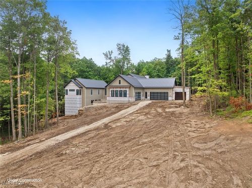 2324 Hard Rock Way, Hinckley, OH, 44233-9174 | Card Image