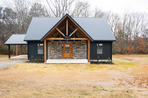 273 Oakgrove Rd, Selmer, TN, 38375 | Card Image