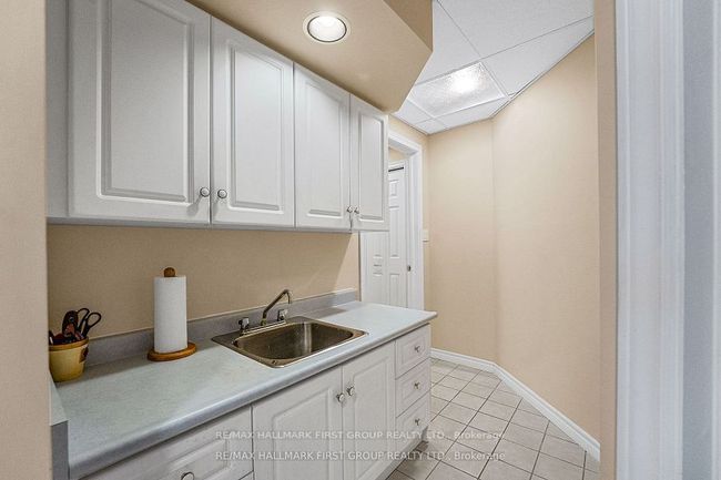 1047 Interlake Dr, House other with 5 bedrooms, 3 bathrooms and 4 parking in Oshawa ON | Image 45