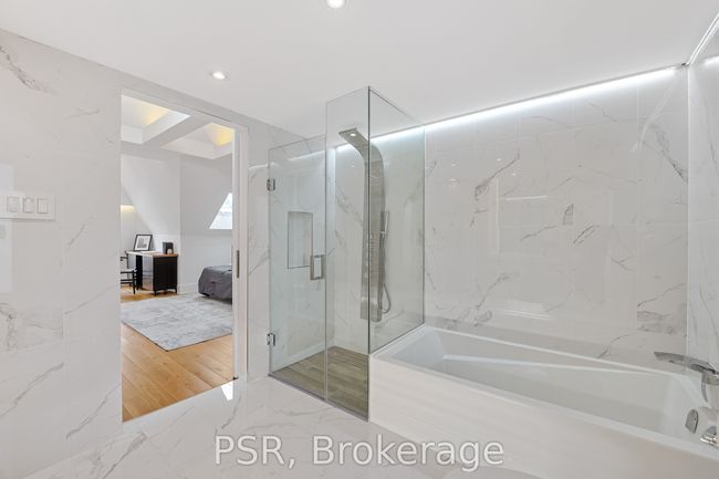 184 Strachan Ave, House attached with 5 bedrooms, 5 bathrooms and 1 parking in Toronto ON | Image 27