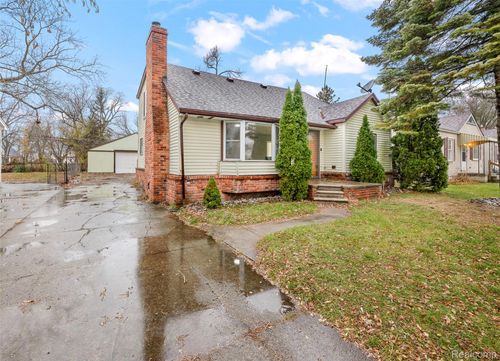 19151 Negaunee, Redford, MI, 48240-1637 | Card Image