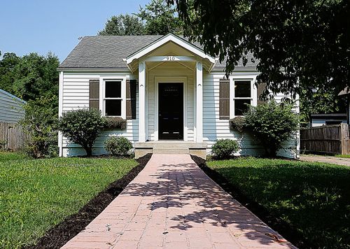 910 Apex St, Nashville, TN, 37206-3402 | Card Image