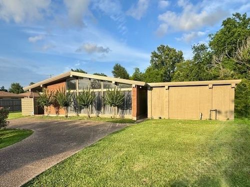 2835 Palestine St, Beaumont, TX, 77701-8016 | Card Image