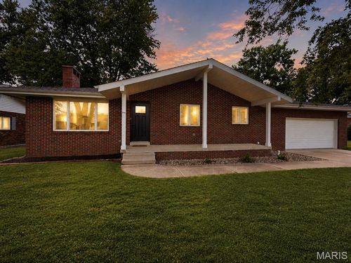 95 Sunflower Dr, Highland, IL, 62249-2410 | Card Image