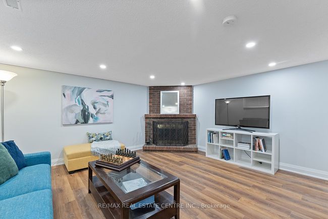82 Simmons Blvd, House other with 3 bedrooms, 2 bathrooms and 4 parking in Brampton ON | Image 36