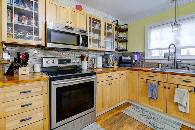 63 Parent Hill Rd, House other with 4 bedrooms, 3 bathrooms and 4 parking in Moosup CT | Image 10