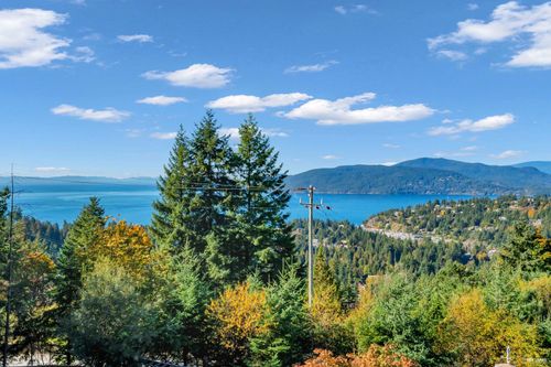 4673 Woodburn Rd, West Vancouver, BC, V7S2W7 | Card Image