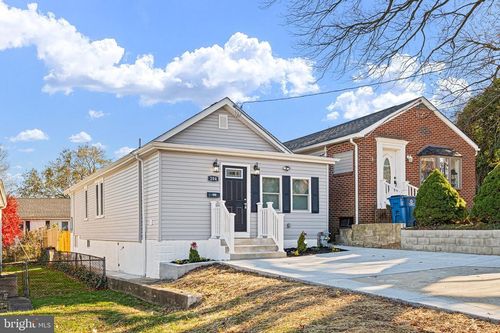 204 S Dupont Rd, Newport, DE, 19804-1326 | Card Image