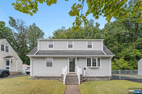 18 Farmingdale Ave, Bloomfield, NJ, 07003-5410 | Card Image
