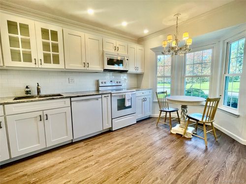 apt-17d-2555 Youngs Ave, Southold, NY, 11971-1696 | Card Image