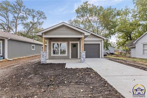 121 S Cedar St, Ottawa, KS, 66067-2317 | Card Image