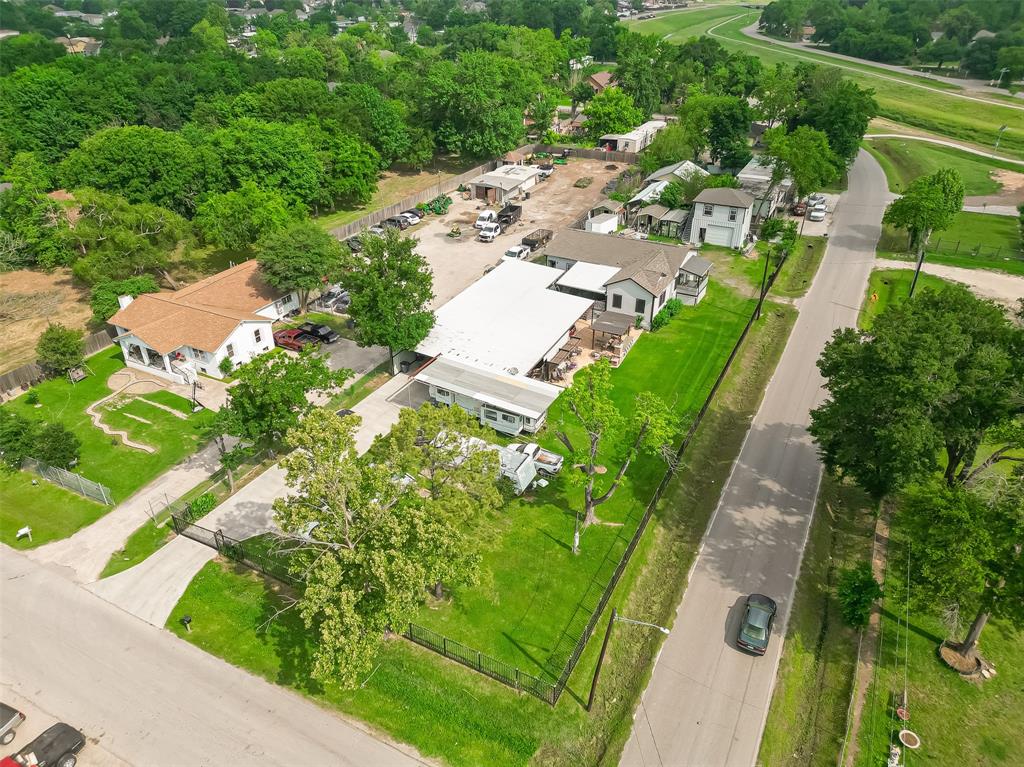 Lone Oak Rd, Houston, TX 77093
