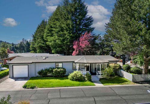 1010 Hemlock Ln, Grants Pass, OR, 97527-5789 | Card Image