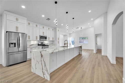 8233 Valley Stream Ave, Las Vegas, NV, 89131-4633 | Card Image