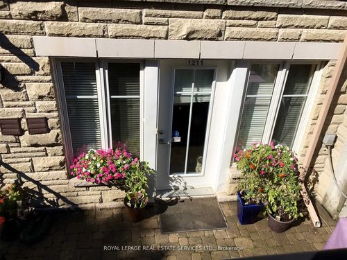1211-21 Pirandello St, Toronto, ON, M6K3P4 | Card Image