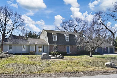 2 Cyr Cir, Andover, MA, 01810-2923 | Card Image