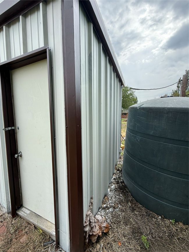 View of outdoor structure | Image 11