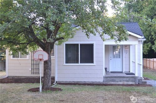 18705 80th Ave Ne, Kenmore, WA, 98028-2808 | Card Image