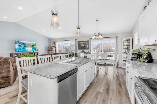 7 ft center island and open concept design | Image 10