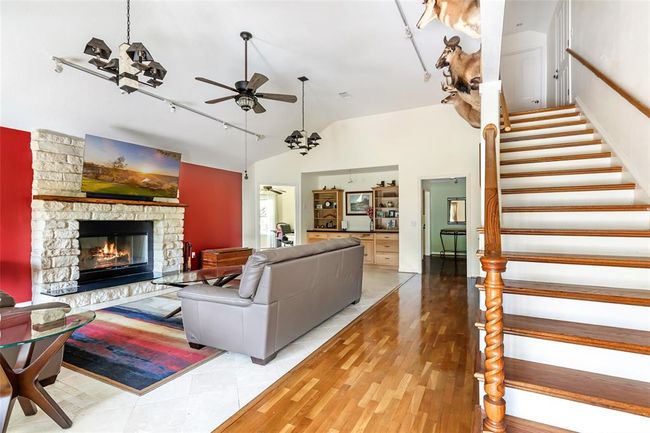 20418 Deer Run Rd, House other with 4 bedrooms, 3 bathrooms and 2 parking in Damon TX | Image 6