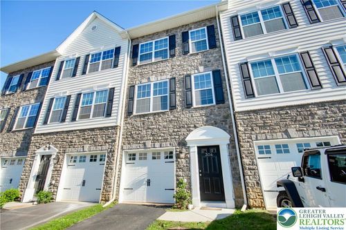 304 Stonewood Ln, HELLERTOWN, PA, 18055-1177 | Card Image