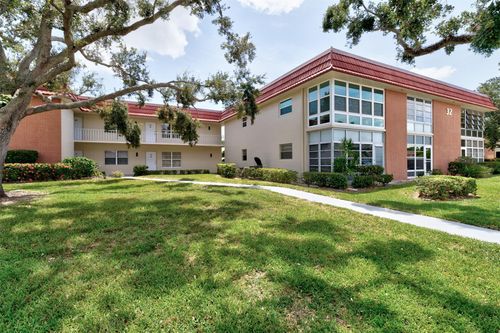 apt-205-32 Pine Arbor Ln, VERO BEACH, FL, 32962-4676 | Card Image