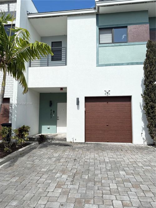 4393 Nw 9th St, Plantation, FL, 33317-1525 | Card Image