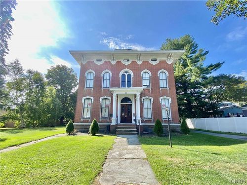 19 Lake St, Pulaski, NY, 13142-4423 | Card Image