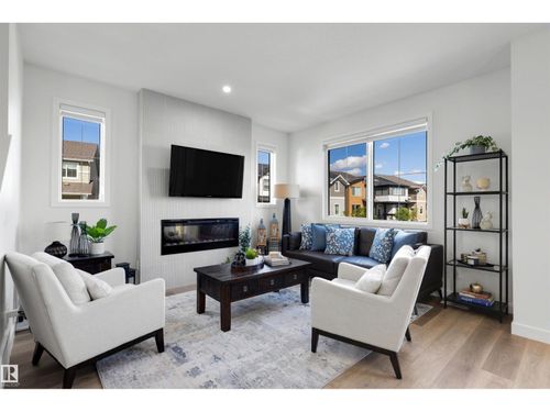 3569 Erlanger Link Nw, Edmonton, AB, T6M1J5 | Card Image