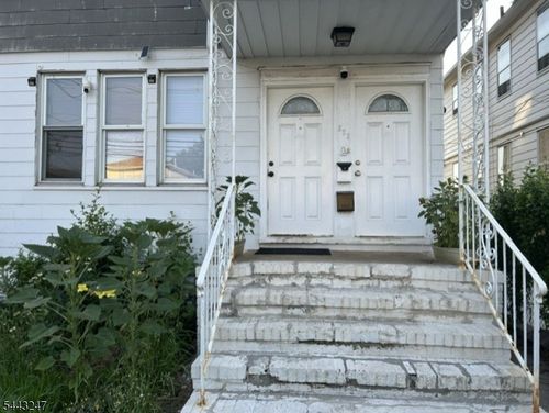 523 Richmond St, Elizabeth, NJ, 07202-2805 | Card Image