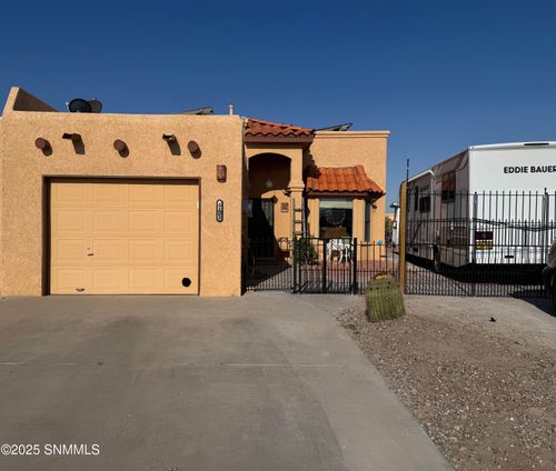 2109 Sugar Pine Way, Las Cruces, NM, 88012-6059 | Card Image