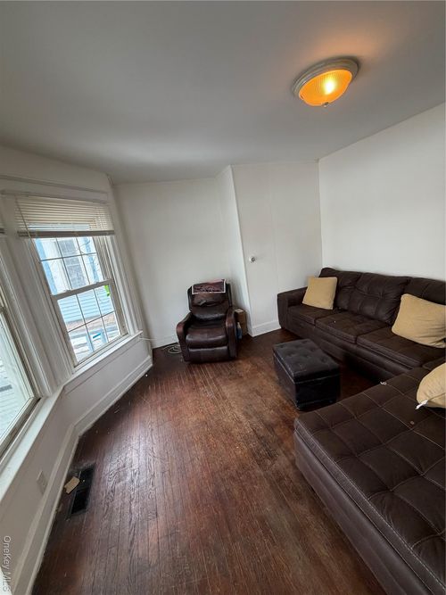 2-373 Church St, Poughkeepsie, NY, 12601-3810 | Card Image