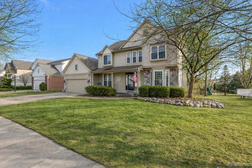 1047 Saddle Dr, South Lyon, MI, 48178-5315 | Card Image
