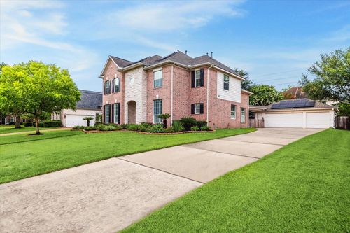 1611 Hill Spring Dr, Sugar Land, TX, 77479-6528 | Card Image