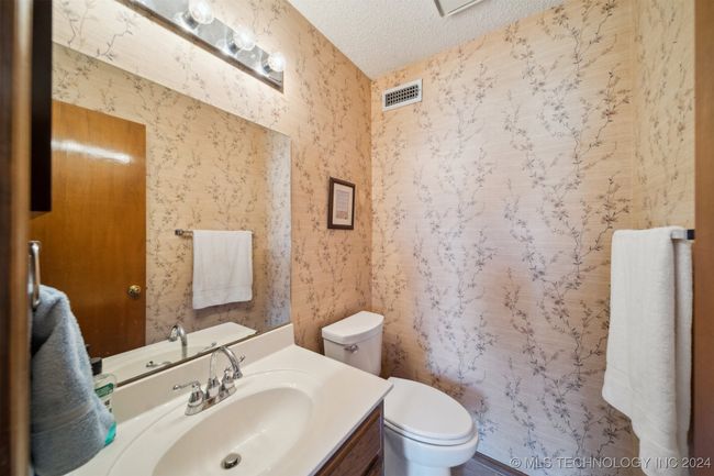9172 E Oak Ln, House other with 3 bedrooms, 3 bathrooms and null parking in Claremore OK | Image 6