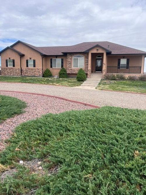 777 E Woodleaf Dr, Pueblo West, CO, 81007-1566 | Card Image