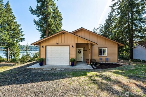 331 E Robbins Rd, Grapeview, WA, 98546-9699 | Card Image
