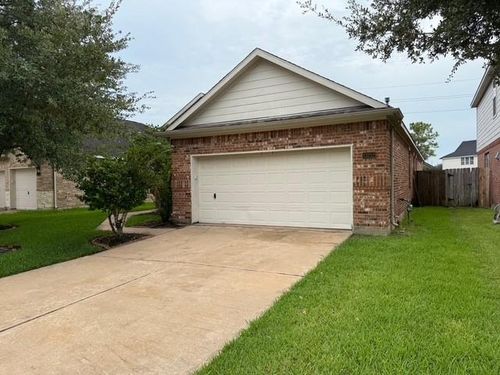 13212 Castlewind Ln, Pearland, TX, 77584-6712 | Card Image