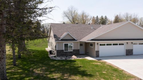 1446 Campus Dr, Fergus Falls, MN, 56537-2871 | Card Image