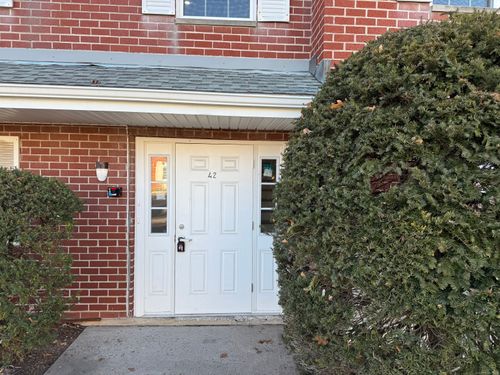 unit-42a-50 Greenhouse Rd, Bridgeport, CT, 06606-2156 | Card Image