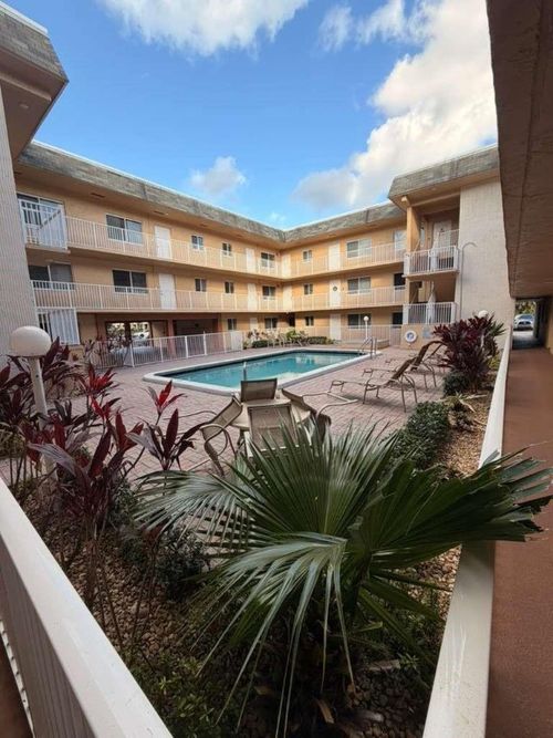 109-7910 Taft St, Pembroke Pines, FL, 33024-5162 | Card Image