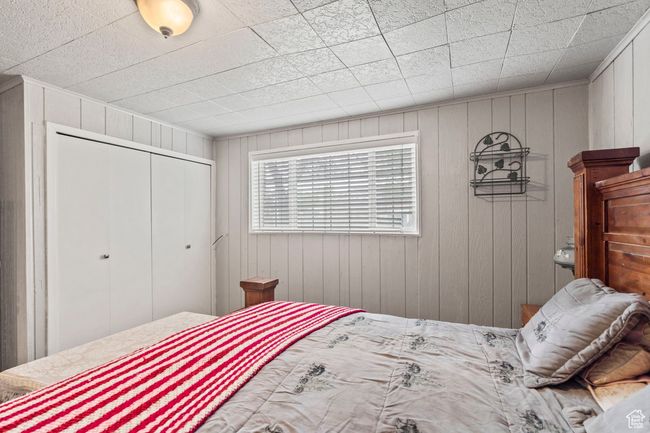 Bedroom with a closet | Image 24