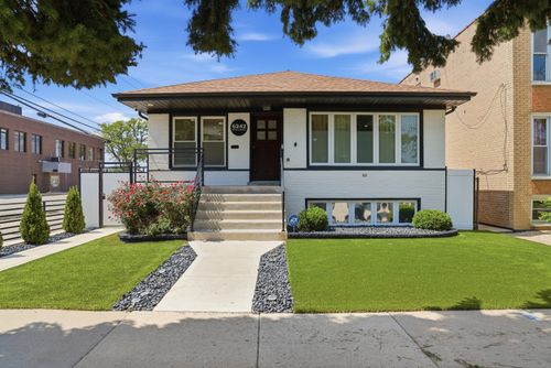 6242 S Mulligan Ave, Chicago, IL, 60638-4231 | Card Image