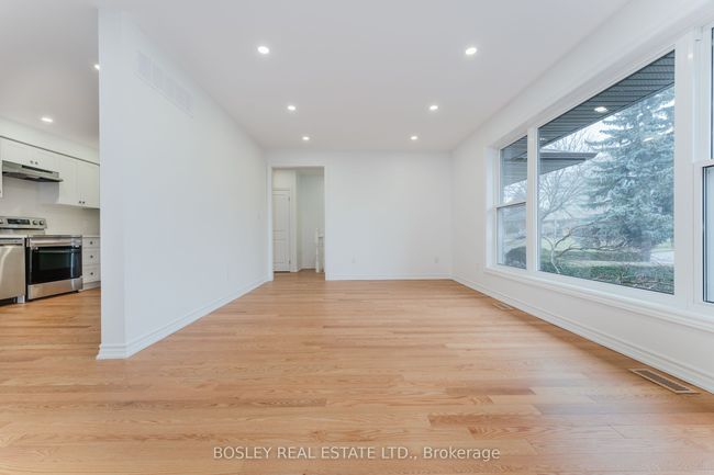 47 Tinder Cres, House other with 4 bedrooms, 2 bathrooms and 4 parking in North York ON | Image 31
