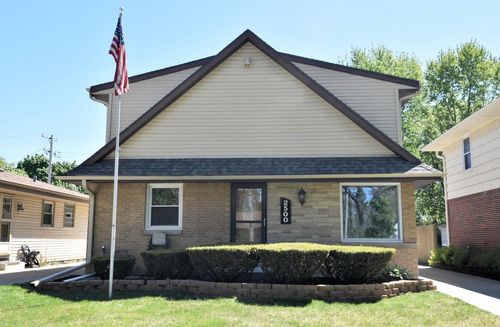 2500 N 116th Street, Wauwatosa, WI, 53226 | Card Image