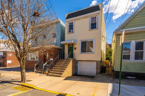 7020 Adams St, Guttenberg, NJ, 07093-1806 | Card Image