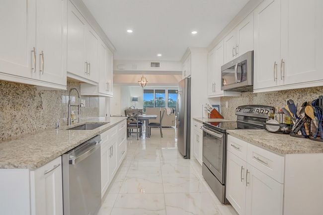 APT-401 - 3326 Arcara Way, Condo with 3 bedrooms, 2 bathrooms and null parking in Lake Worth FL | Image 11