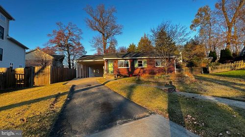 922 Circle Dr Se, VIENNA, VA, 22180-5941 | Card Image