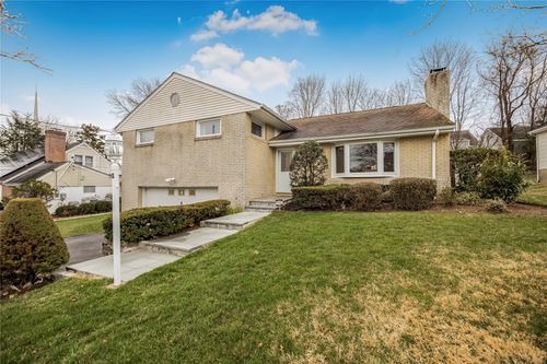 4 Ann Pl, Valhalla, NY, 10595-1432 | Card Image