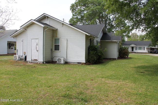 229 S Wilson St, House other with 3 bedrooms, 1 bathrooms and null parking in Chadbourn NC | Image 5